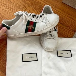 Gucci Womens Ace Sneaker with Bee